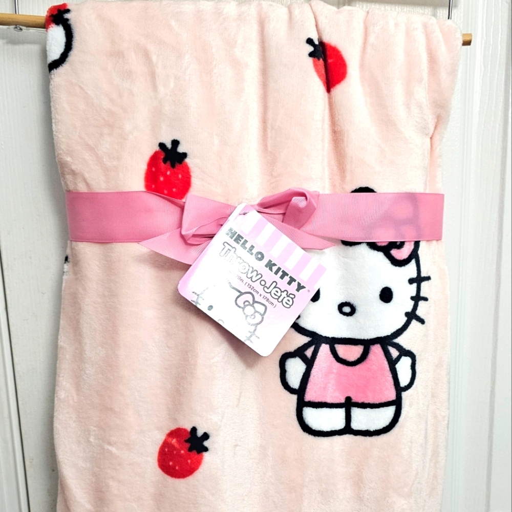 Hello kitty throw